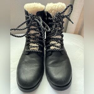 Sorel- Emilie Shirt Lace Cozy Boot